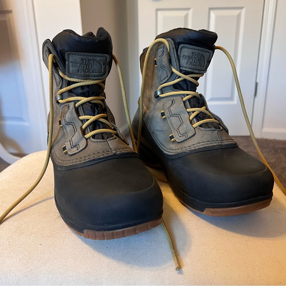 The North Face Insulated Waterproof Boots - Picture 2 of 12